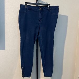 Forever 21 Navy Cropped Jeans